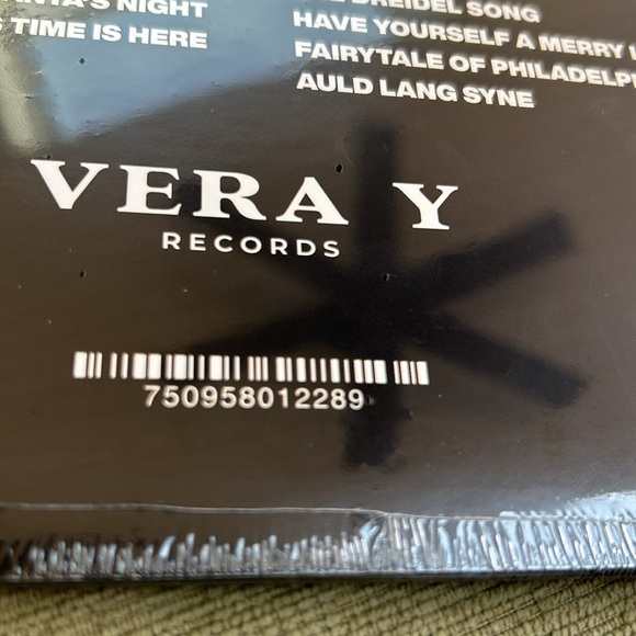 Rare A Philly Special Christmas Special 2023 Eagles Deluxe Gold Album SEALED - Picture 3 of 4